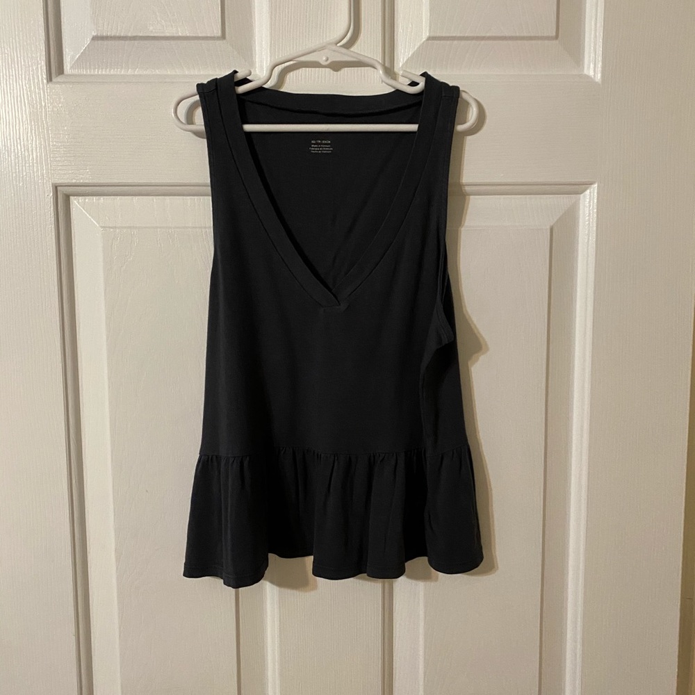 american eagle navy crop top